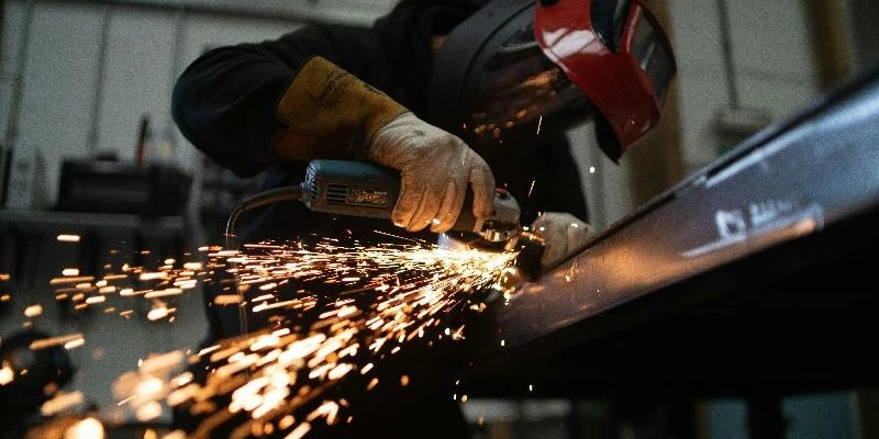 BTS CPDE (Conception des Processus de Découpe et d'Emboutissage) : Pourquoi choisir ce diplôme ?